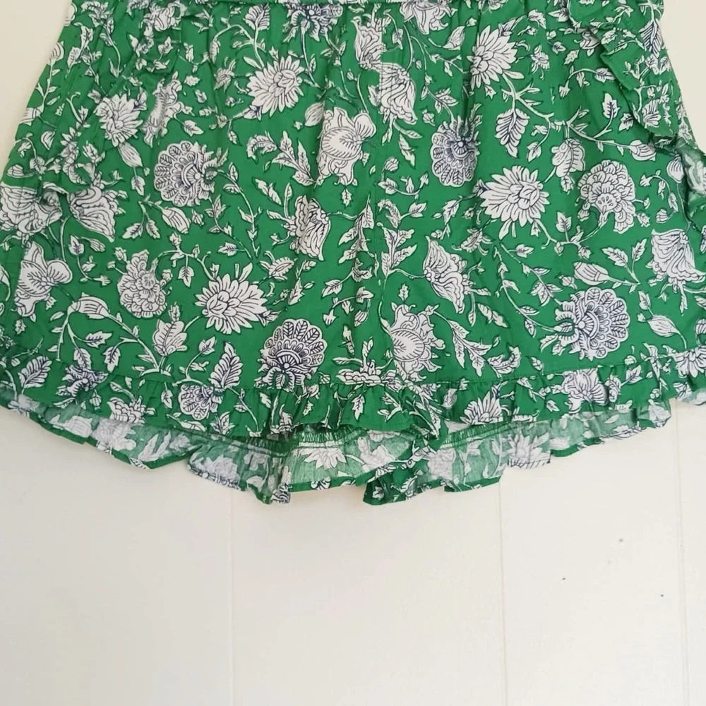 NWT CREWCUTS Green Floral Ruffle Pocket Shorts Girls 12 - Picture 3 of 7